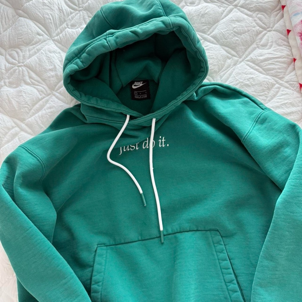 green nike hoodie - Picture 6 of 7